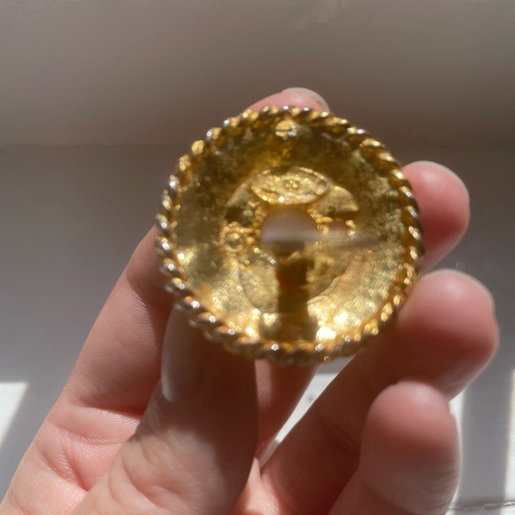 Authentic Vintage Chanel Clip Ons - Picture 9 of 9